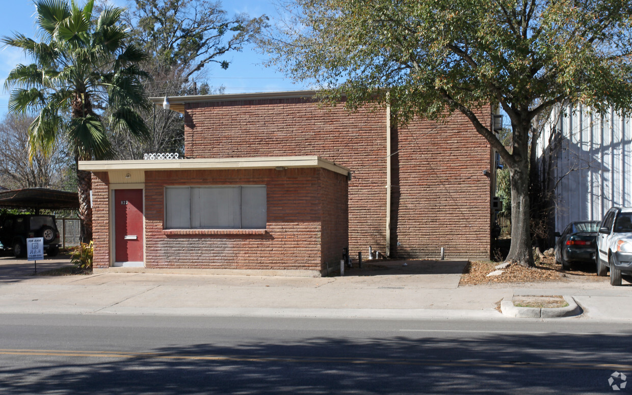 Foto del edificio - 821 Yale St