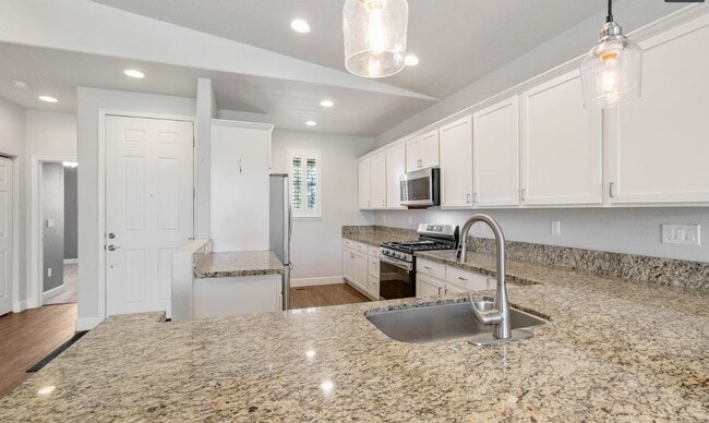 Building Photo - 845 Squaw Creek Ct