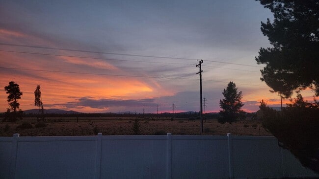 Foto del edificio - Mountain Views- La Pine