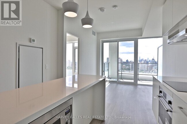 Building Photo - 5 Soudan Ave