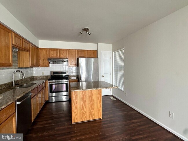 Building Photo - 108 Steven Ln