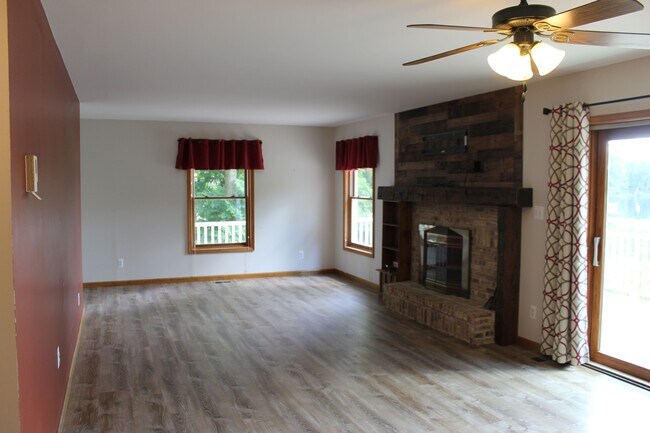 Foto del edificio - 11045 Silver Lake Rd