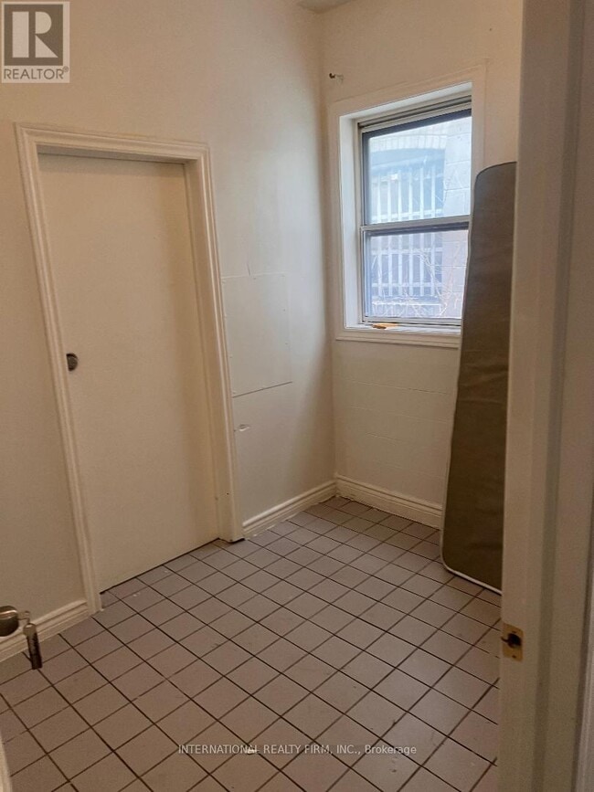 Building Photo - 2036 Weston Rd