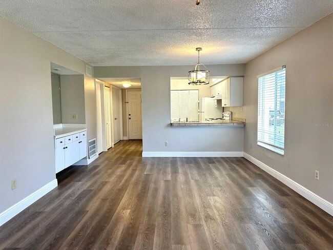 Building Photo - 5613 Blue Shadows Ct
