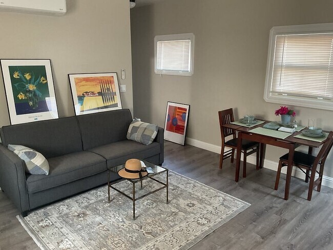 Foto del edificio - 437 Indiana St