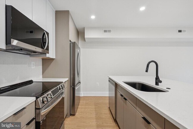 Foto del edificio - 2134 Wisconsin Ave NW