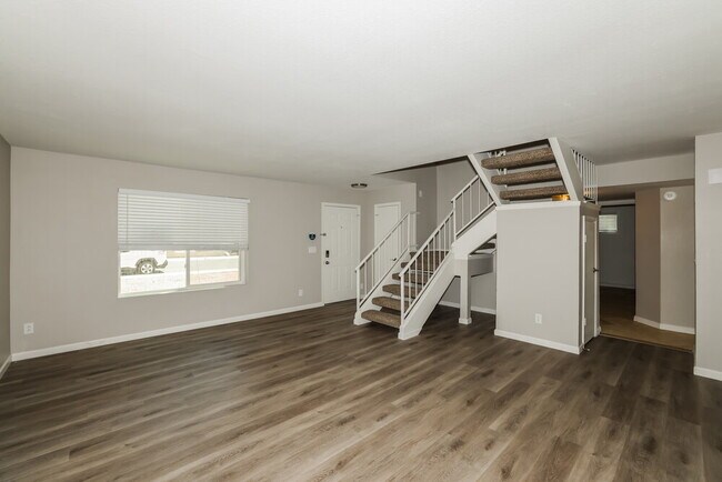 Foto del edificio - 8722 W Vernon Ave