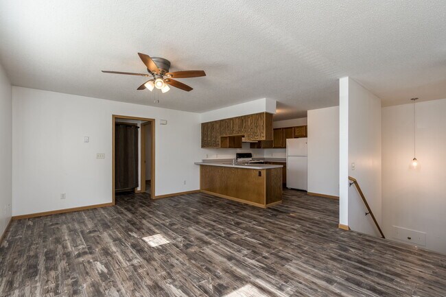 Building Photo - 115 Balcerzak Dr