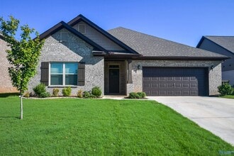Building Photo - 163 Kingswood Dr