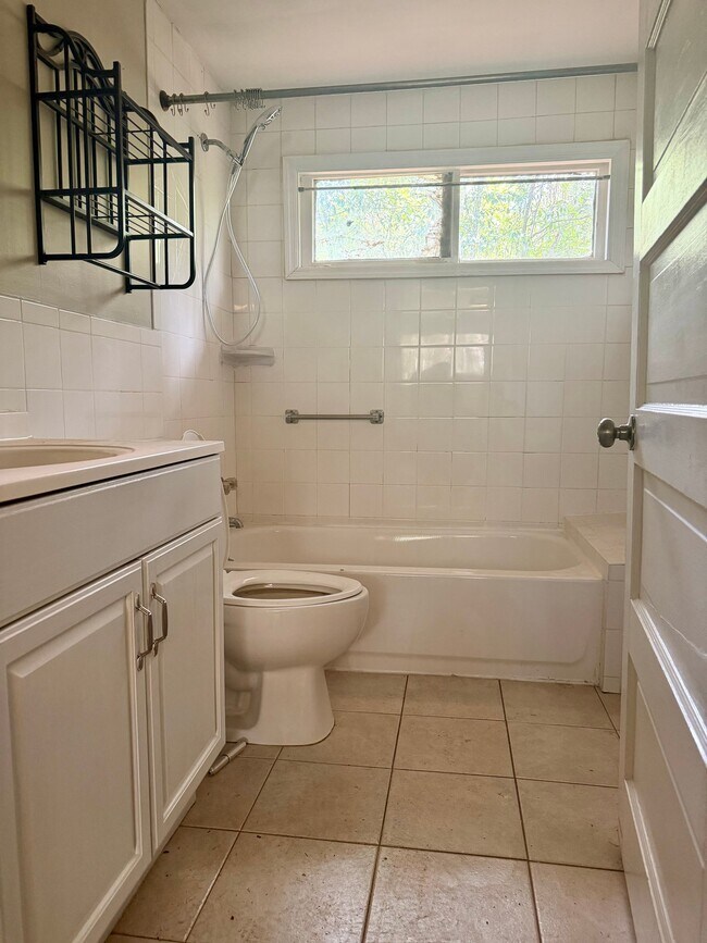 Foto del edificio - 319 NE 13th Terrace