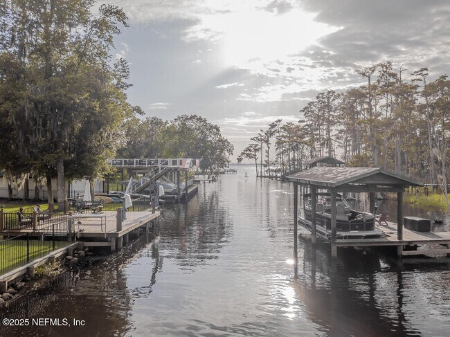 Foto del edificio - 11921 Little Creek Ln