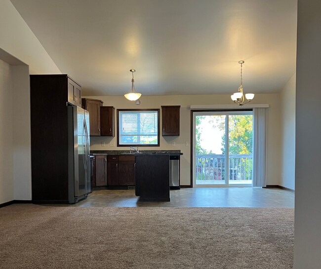 Foto del edificio - 3 Bed 2 Bath Twin Home