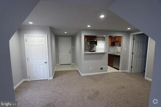 Building Photo - 1 Morton Pl