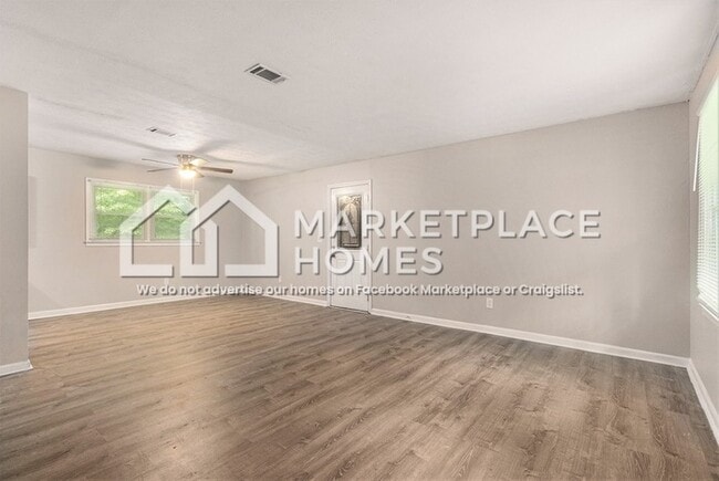 Building Photo - 3004 Twelve Oaks Cir