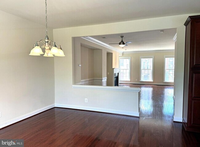 Building Photo - 42682 Keiller Terrace