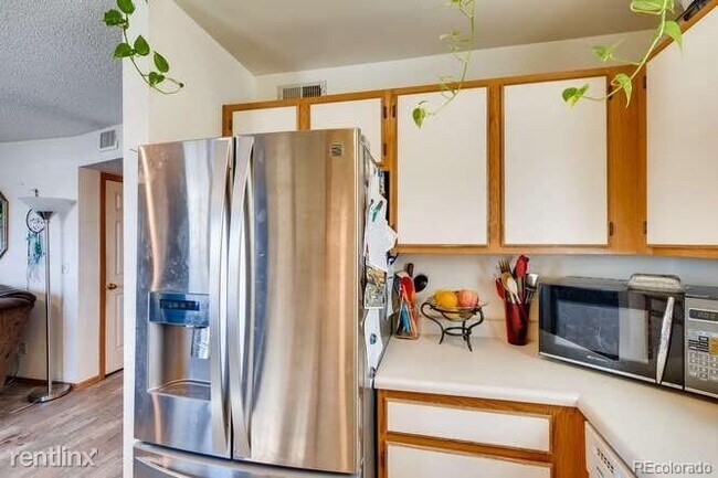 Foto del edificio - 2 br, 2 bath Condo - 340 S Estes St. A Unit A