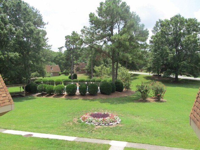 Foto del edificio - Chapel Hill / Hamlin Park Apt. AVAILABLE