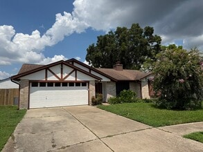 Building Photo - 515 Tresvant Dr