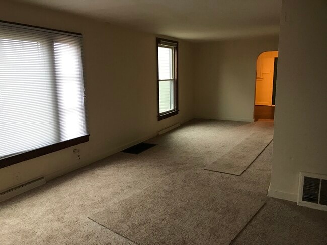 Building Photo - 603 Huffman St