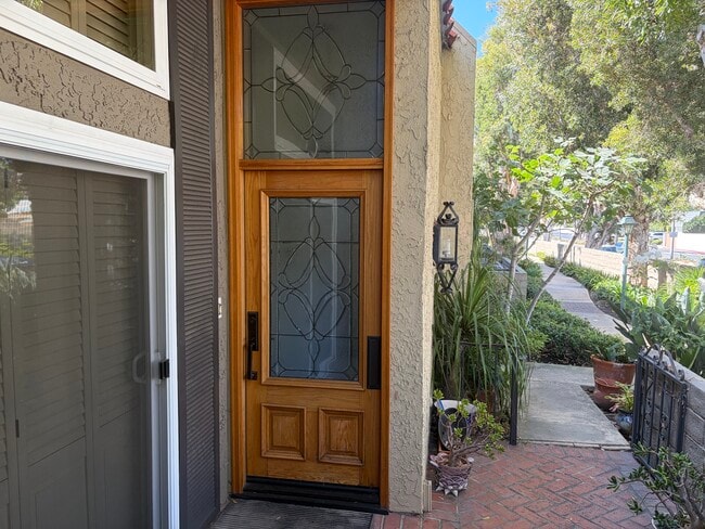 Building Photo - 914 Palo Verde Ave