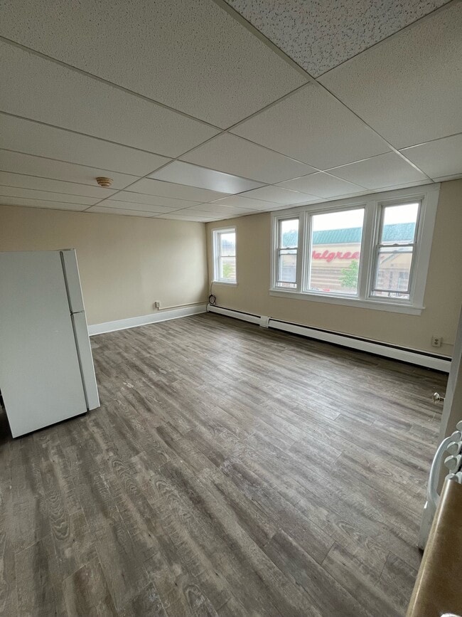 Building Photo - 1551 Hertel Ave