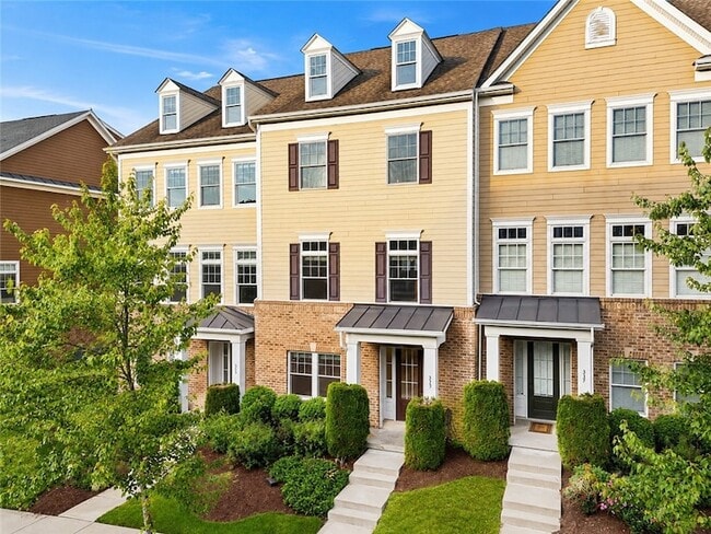 Photo - 335 Osona Ln Townhome