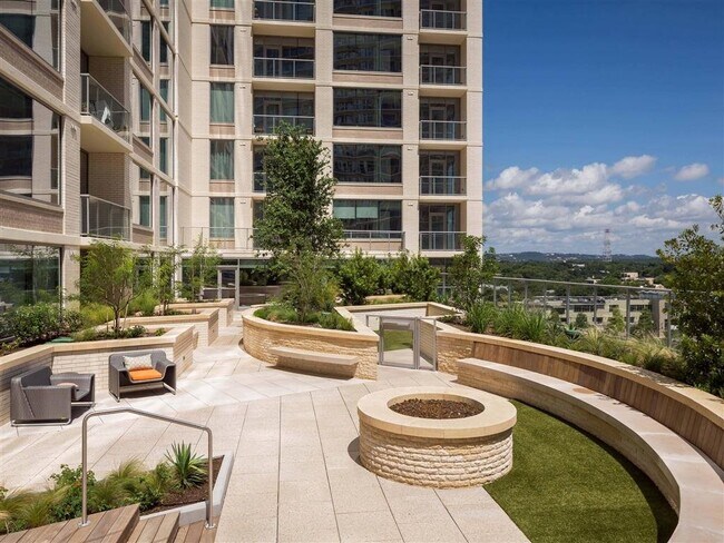 Building Photo - One Bedroom With Striking Quality Included