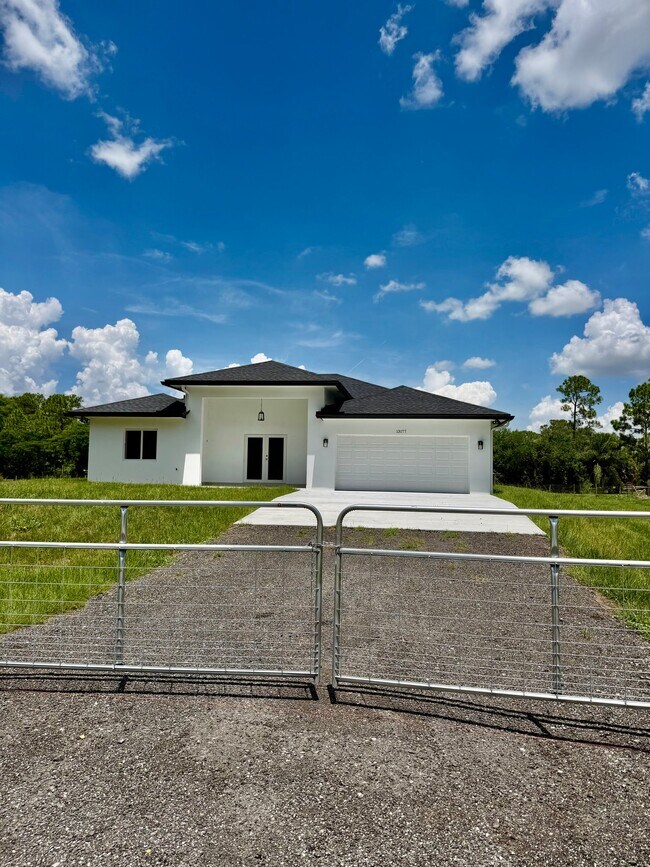Foto del edificio - 13177 47th Ct N