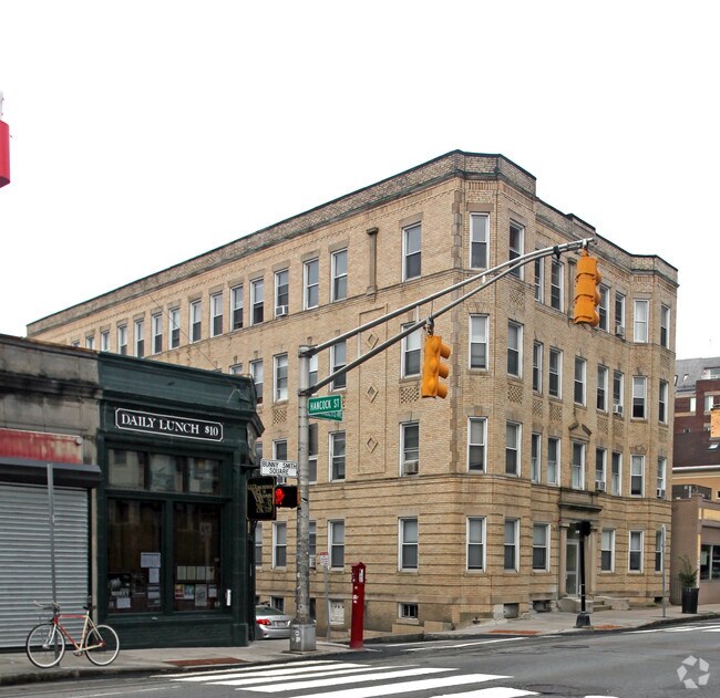 922 Massachusetts Ave, Cambridge, MA 02139 Apartments Cambridge, MA