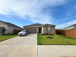 Building Photo - 27222 Blue Pool Dr