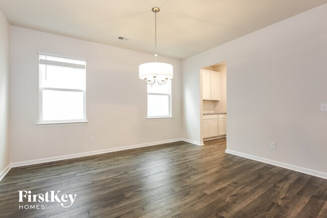 Building Photo - 546 Hillpark Ln