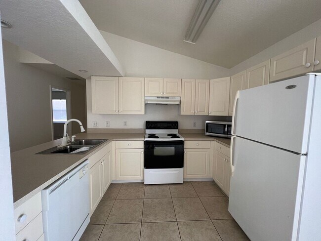 Foto del edificio - Vero Beach 2 bedroom