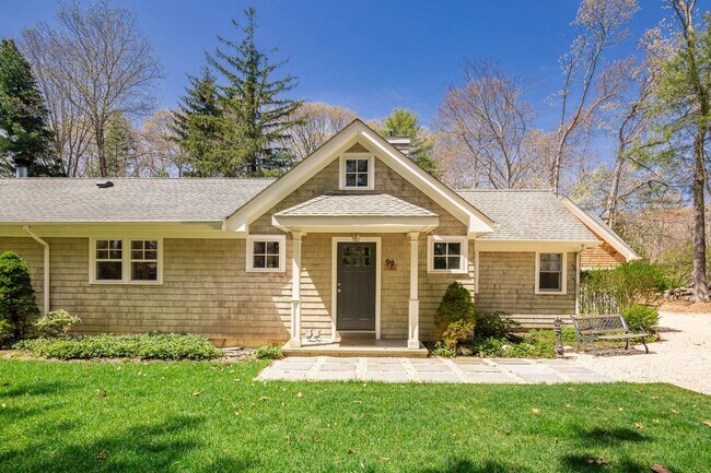 Building Photo - 99 Oak Ln