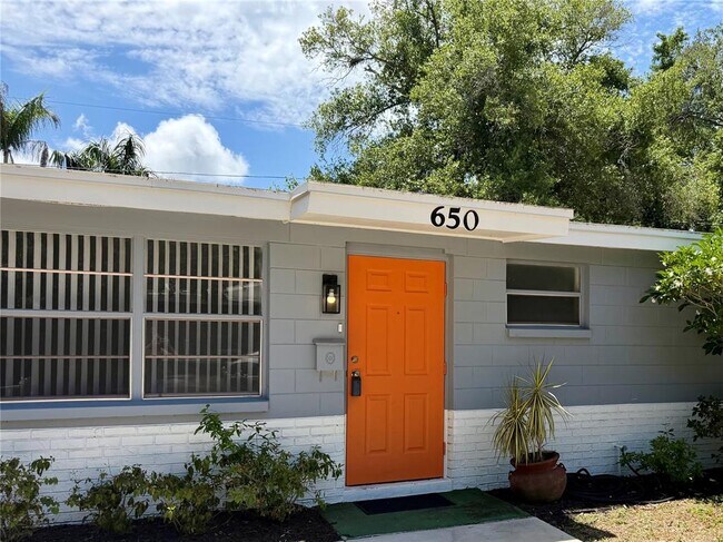 Foto del edificio - 650 Newton Ave S