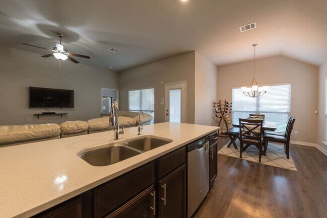 Foto del edificio - Gorgeous Three Creeks Home