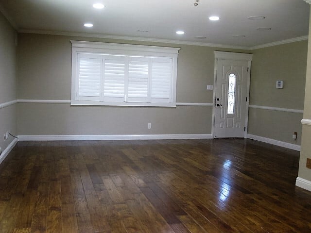 Building Photo - Nicely upgraded in a Quiet Brentwood Neigh...