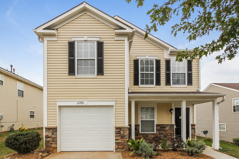 Foto principal - 6703 Wicked Oak Ln
