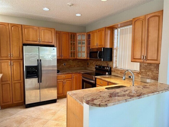 Foto del edificio - 8743 NW 6th Ct