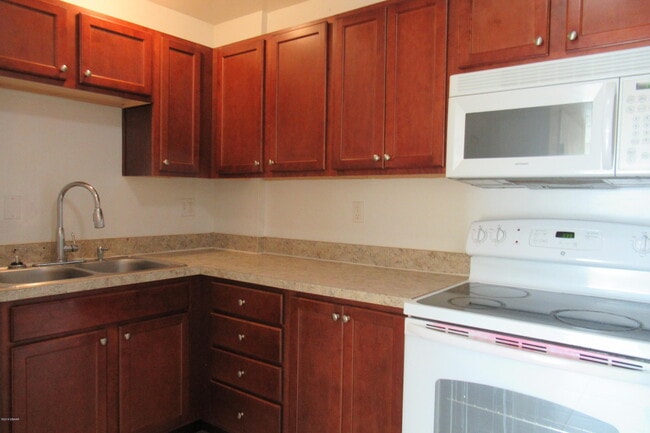 Foto del edificio - 732 N Halifax Ave