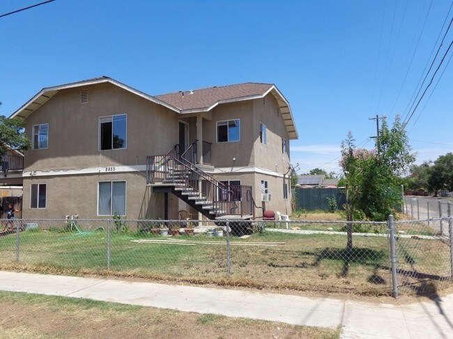 Building Photo - 5533 S Rowell Ave