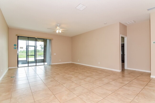 Building Photo - 10615 55th Ct E