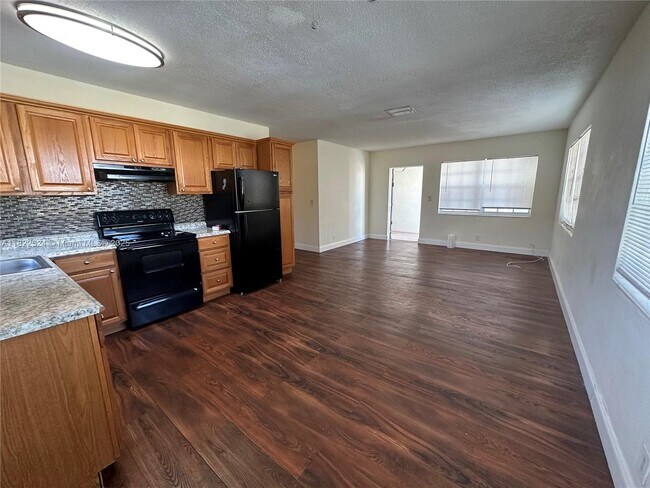 Foto del edificio - 5420 NE 22nd Terrace