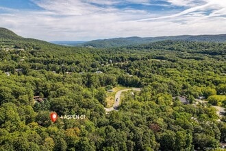 Building Photo - 4 Aspen Ct