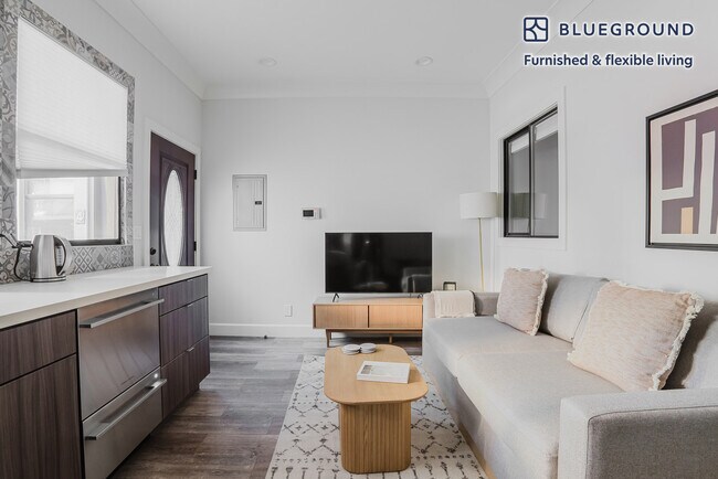 Foto del edificio - 715 Everett Ave