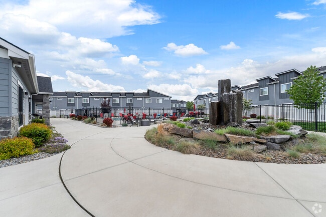 Building Photo - Prairie Pointe Apartments & Townhomes