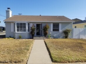 Building Photo - 840 E Cypress St