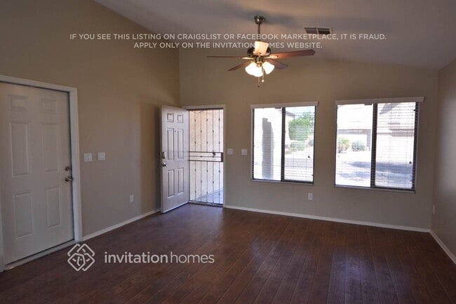 Foto del edificio - 9255 W Carol Ave