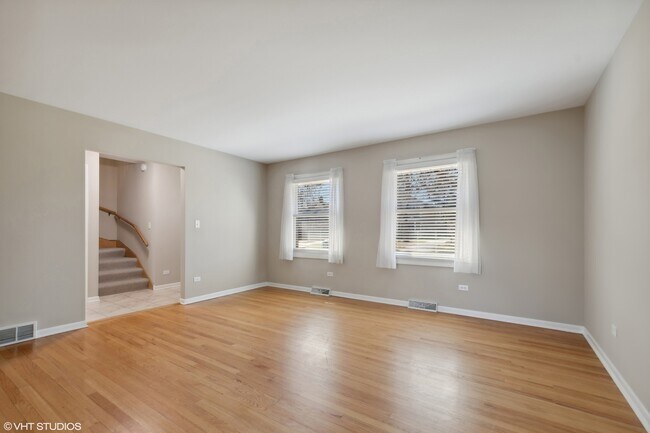 Foto del edificio - 1329 Ridgewood Dr