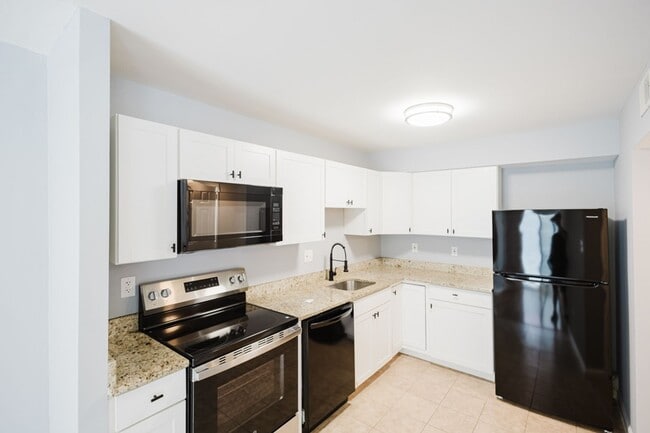 Building Photo - Cozy 3 BR/2.5 BA Townhome in Columbia!