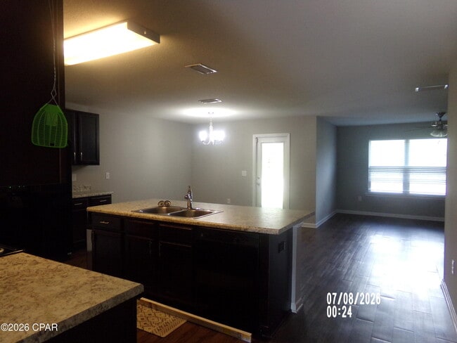 Foto del edificio - 7150 Riverbrooke St